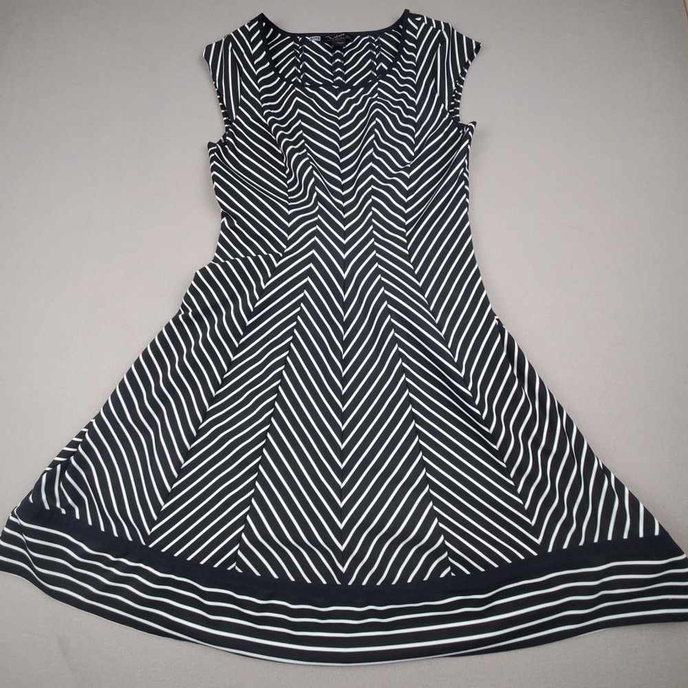 Robbie Bee Women's Large Black Striped Knee-Length Sleeveless Swing Dress EUC!